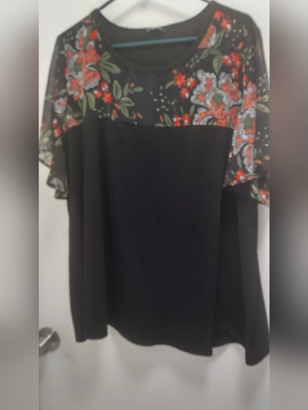Black Floral Yoke Women’s Top with Flutter Sheer Sleeves Size 18-20